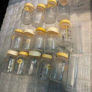 Medela Clear and Yellow Feeding Bottle Set